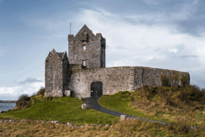 This photo shows a castle.